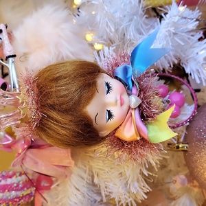 Doll Head Keychain Sleeping Beauty Angel Tiara Kitsch Ornament Vintage Style